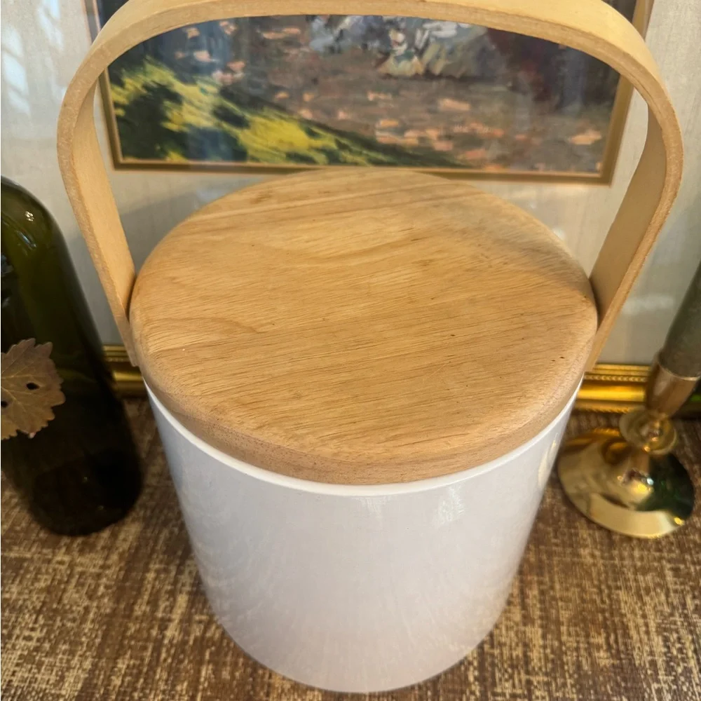 Vintage Georges Briard Mid-Century Modern White Vinyl & Wood Ice Bucket